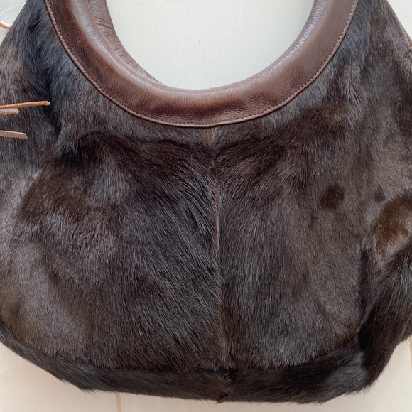 Brown leather and fur purse - Picture 3 of 5